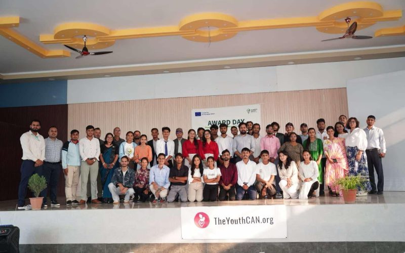 छ जना उत्कृष्ट जलवायु स्मार्ट उद्यमशीलता युवाहरुलाई एक लाख पच्चिस हजार रकमको अनुदान पुरस्कार प्रदान
