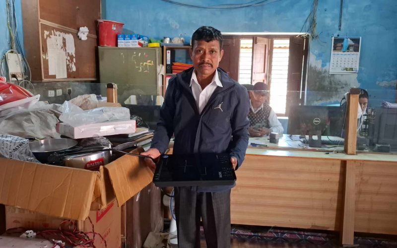 साल्ट ट्रेडिङ धनगढीले इन्डक्सन चुलोसँगै त्यसमा लाग्ने भाडासमेत बिक्री गर्दै