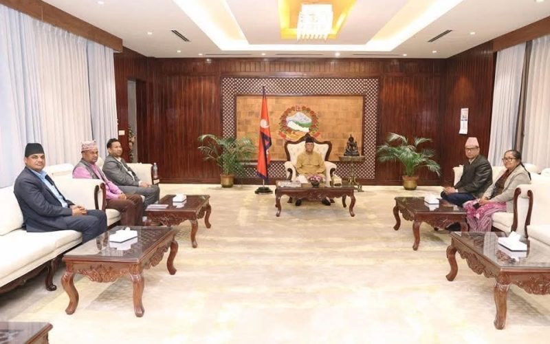 प्रधानमन्त्रीसँग शिक्षक महासङ्घका पदाधिकारीको छलफल