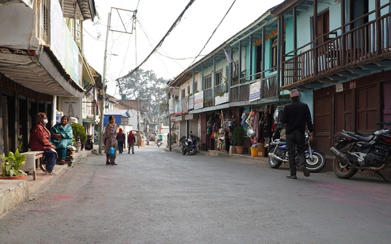 मतदाता गाउँ फर्किँदा धनकुटा बजार सुनसान